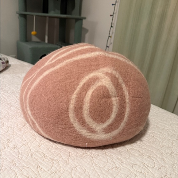 100% Merino Wool Felted Cat Cave - Picture 2 of 4